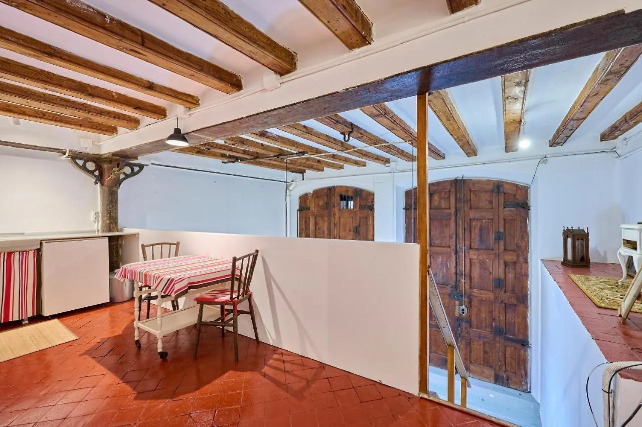 Espacio Completo En El Centro De Barcelona Spain