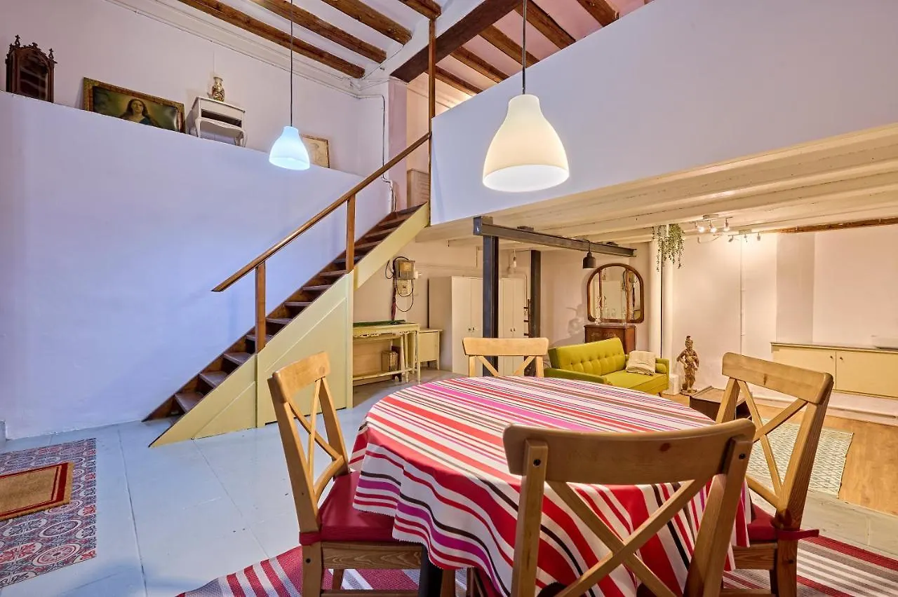 Espacio Completo En El Centro De Barcelona