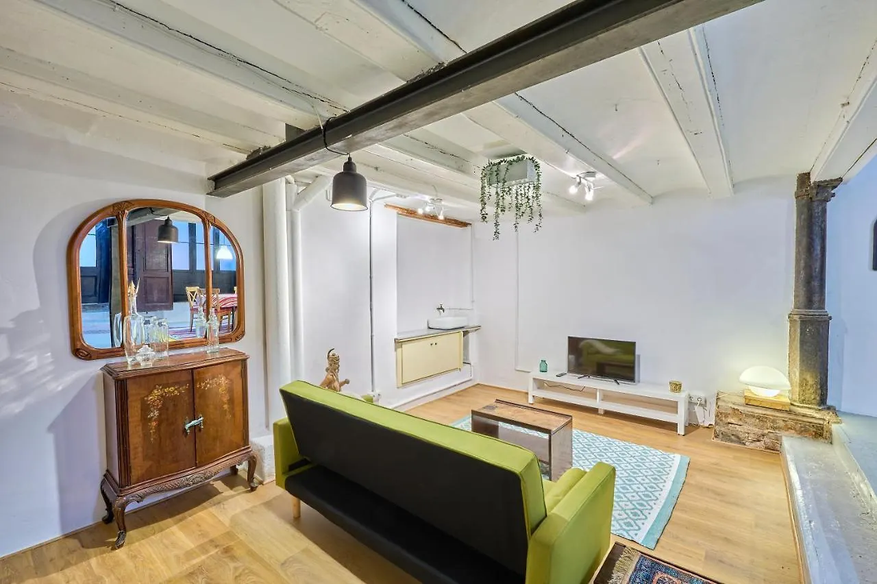 Espacio Completo En El Centro De Barcelona 0*,